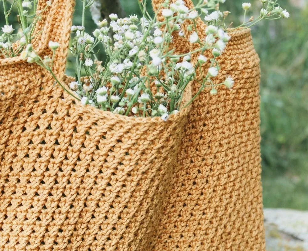 Beginner-friendly crochet market bag pattern with colorful yarn